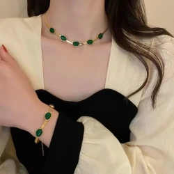 4-Piece Elegant Emerald Green Jewelry Set for Women