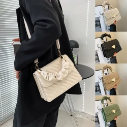 Women's Fashion Chain Shoulder Bag with Love Metal Design