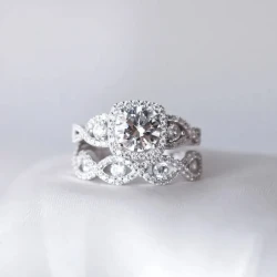 Vintage-Inspired Exquisite Crystal Ring Set