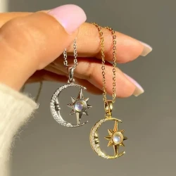 Fashion Jewelry Diamond Moon Necklace For Women